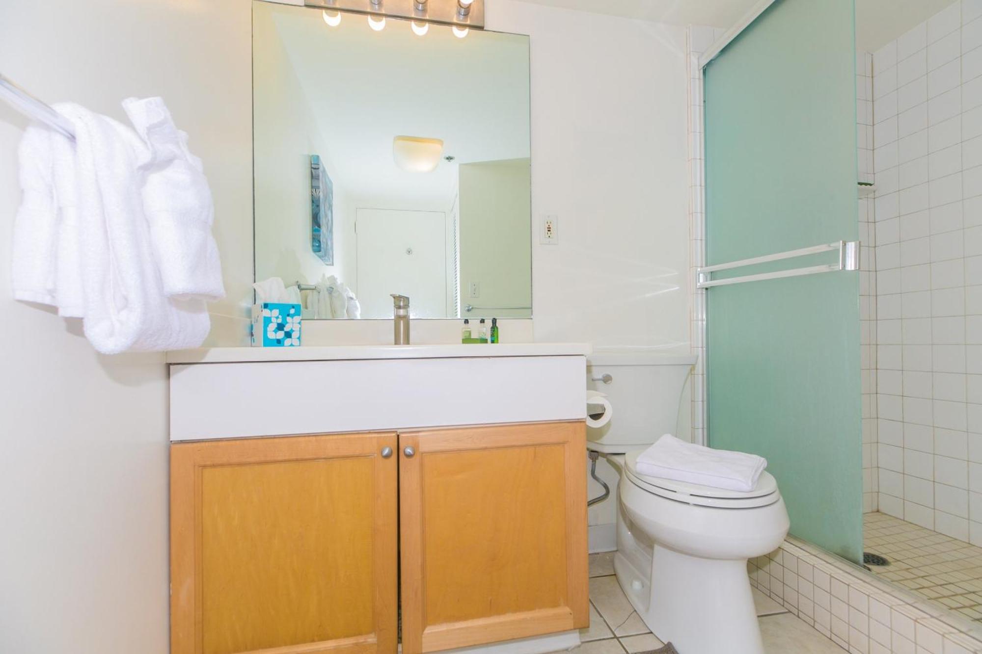 Ilikai Tower One Bedroom Lagoon View Waikiki Condos With Lanai & Free Wifi Honolulu Pokój zdjęcie